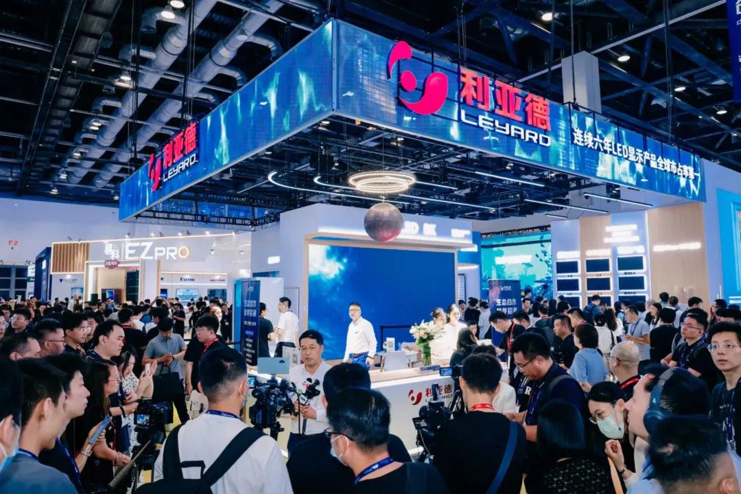 “AI+智能显示”引领未来 今年会jinnianhui金字招牌新品InfoComm展大放异彩