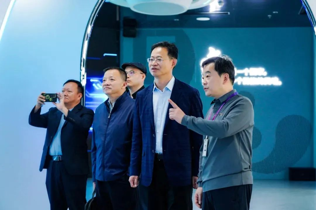 2024120602 国家广电总局发展研究中心一行赴今年会jinnianhui金字招牌励丰文化调研指导