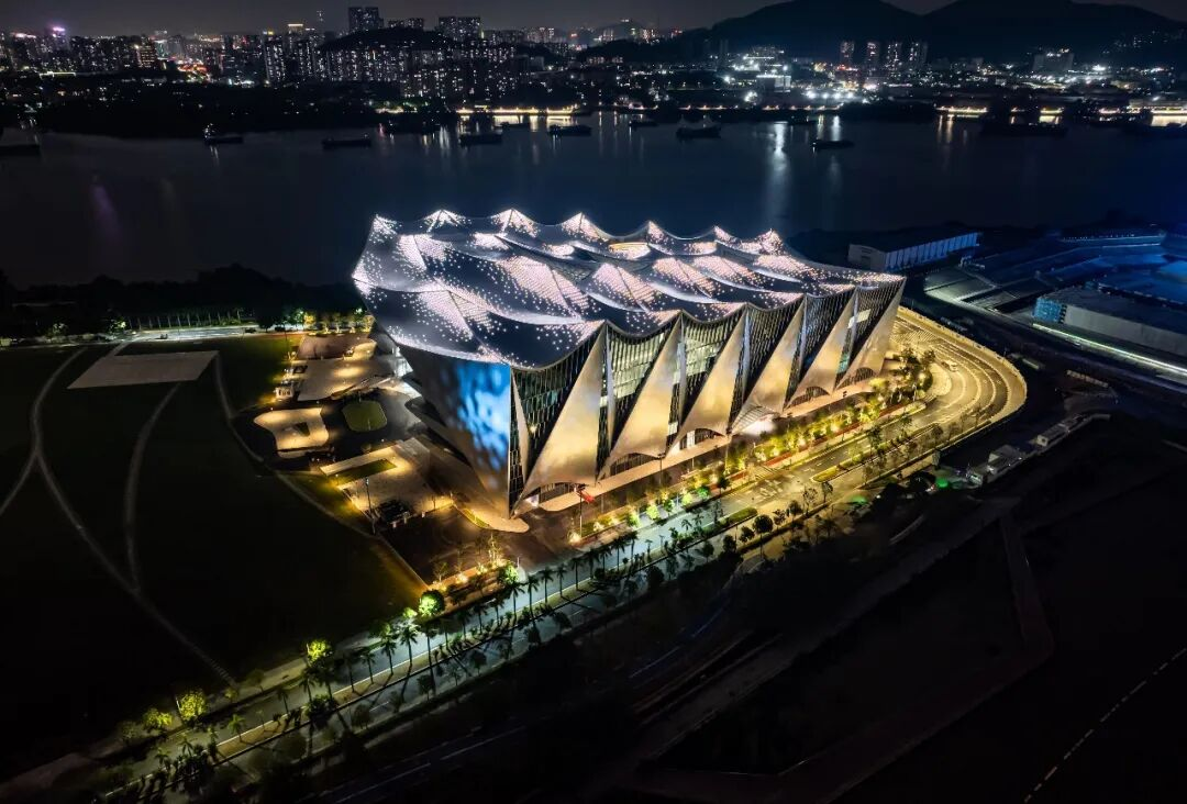 南沙地标+1！今年会jinnianhui金字招牌助力大湾区科学会堂全面亮相，点亮珠江科创夜